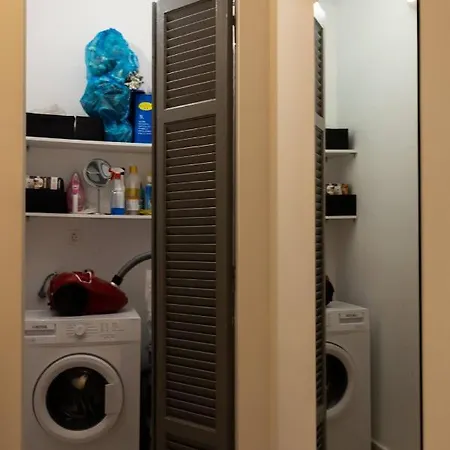 Cozy Modern Inside The Center