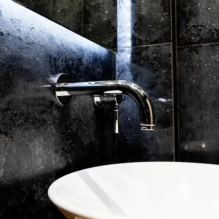 Cozy Modern Inside The Center * سالونيك