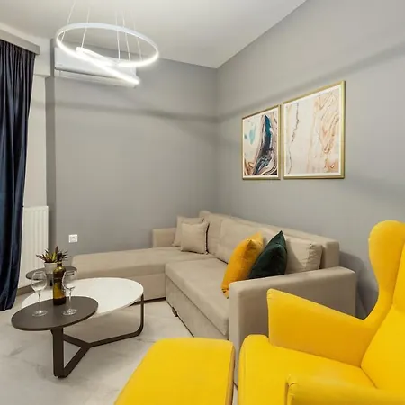 Cozy Modern Inside The Center *