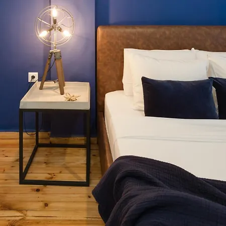 Cozy Modern Inside The Center