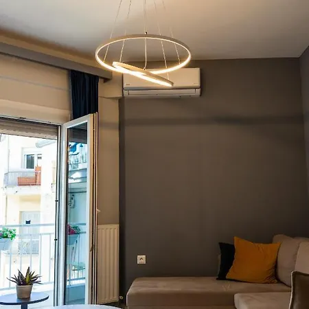 Cozy Modern Inside The Center 테살로니키