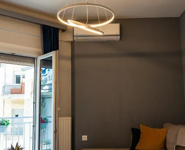 Cozy Modern Inside The Center Thessaloniki